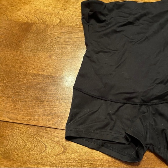 S Flexees by Maidenform - Picture 2 of 8